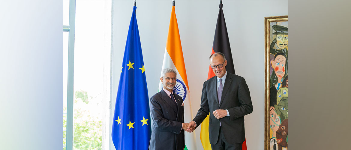  External Affairs Minister Dr. S. Jaishankar met H.E. Mr. Friedrich Merz, Chancellor of the Federal Republic of Germany in Berlin on 23.05.2025